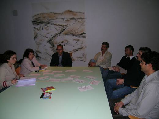 20061214191836-reunion-grupo-medianas.jpg